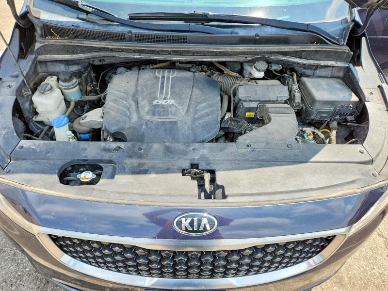 2017 KIA SEDONA LX 12
