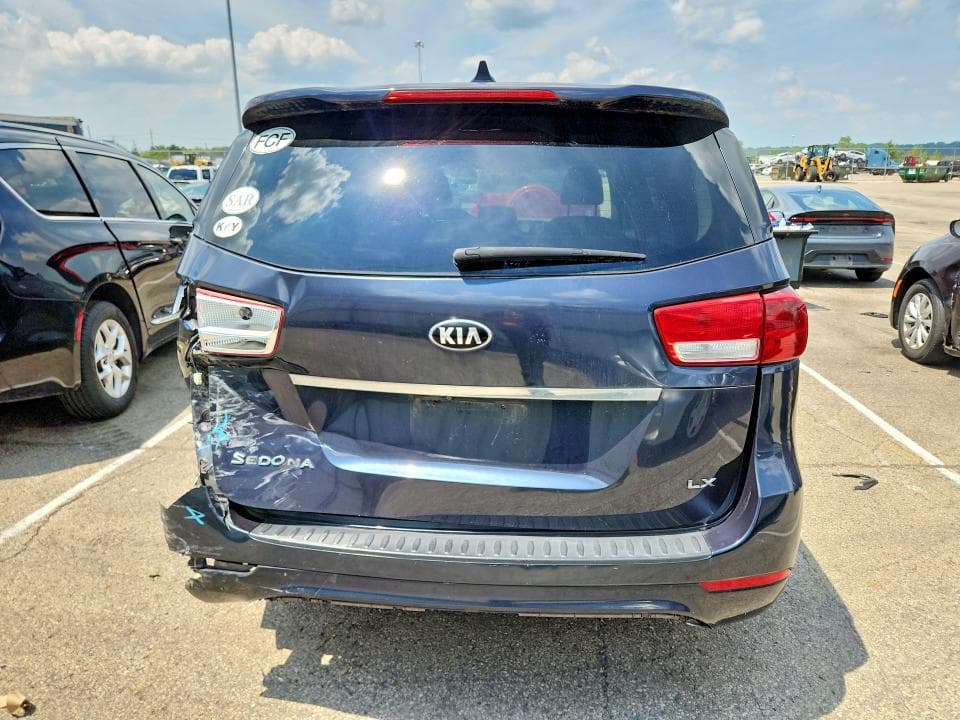 2017 KIA SEDONA LX 6