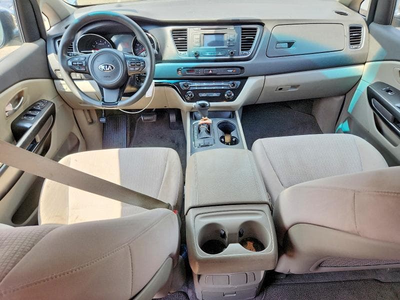 2017 KIA SEDONA LX 8
