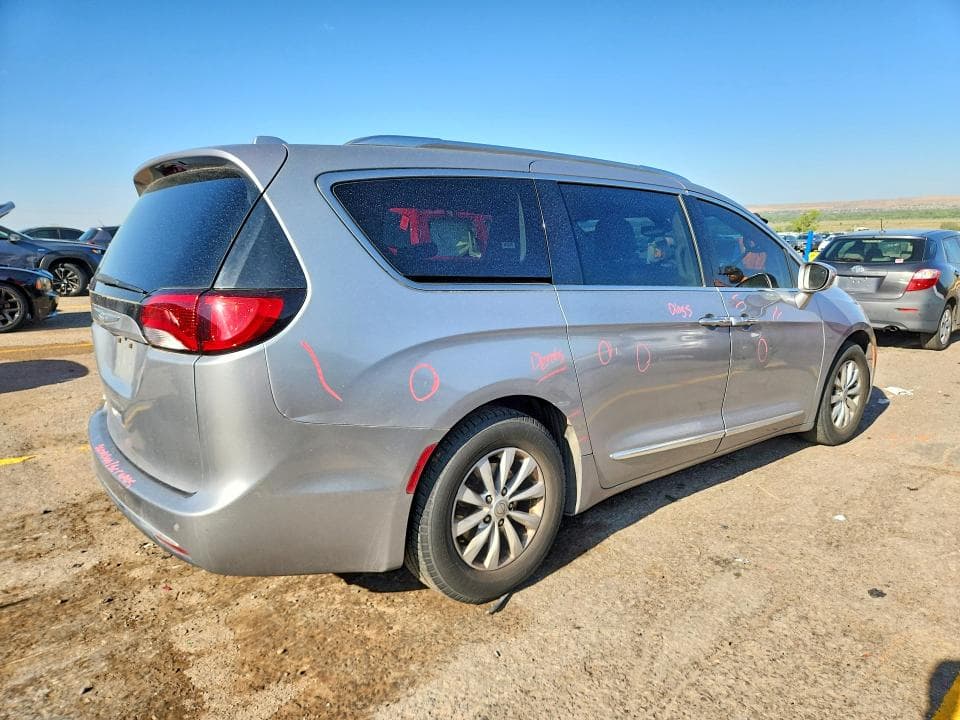 2018 CHRYSLER PACIFICA TOURING L 3