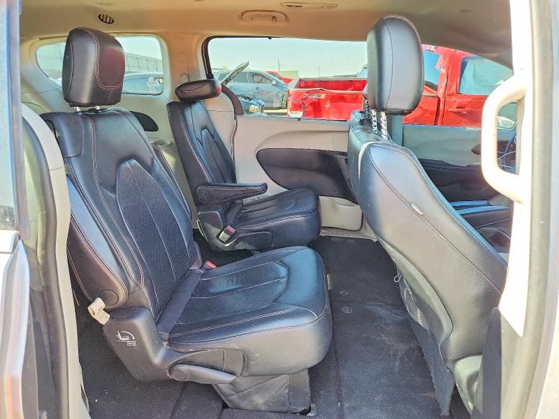 2018 CHRYSLER PACIFICA TOURING L 10