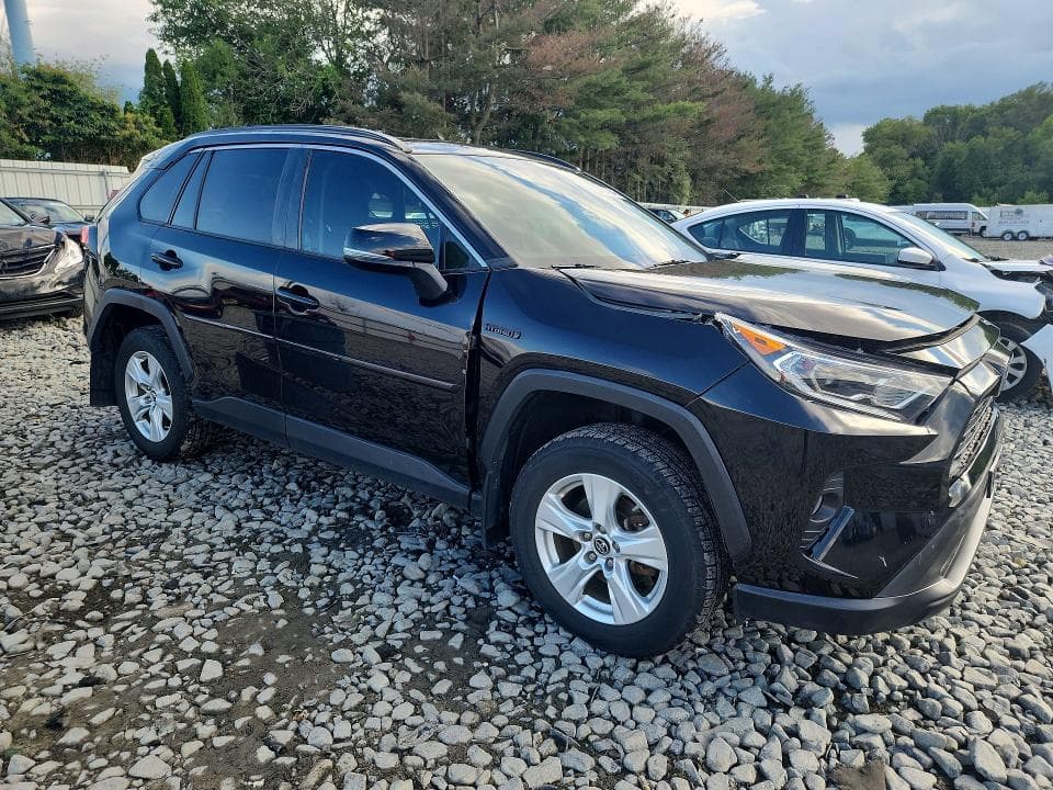 2019 TOYOTA RAV4 HYBRID XLE 4