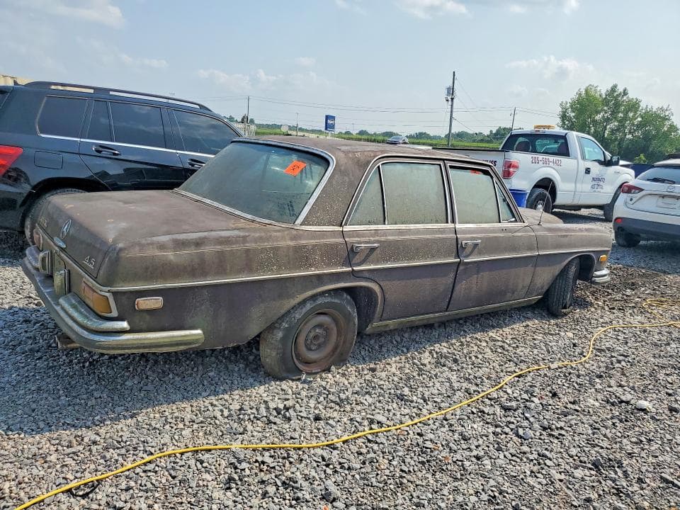 1972 MERCEDES-BENZ 280 SE 3