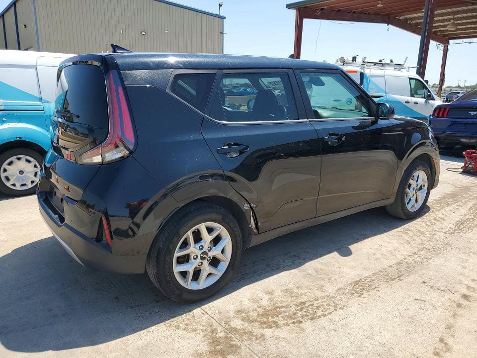 2023 KIA SOUL LX 4
