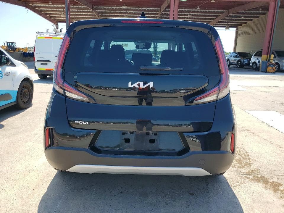 2023 KIA SOUL LX 7