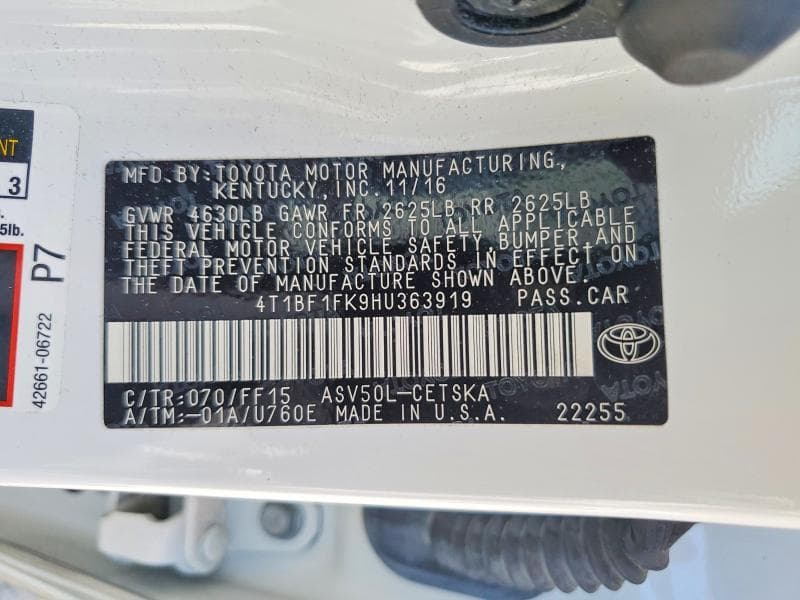 2017 TOYOTA CAMRY SE 13