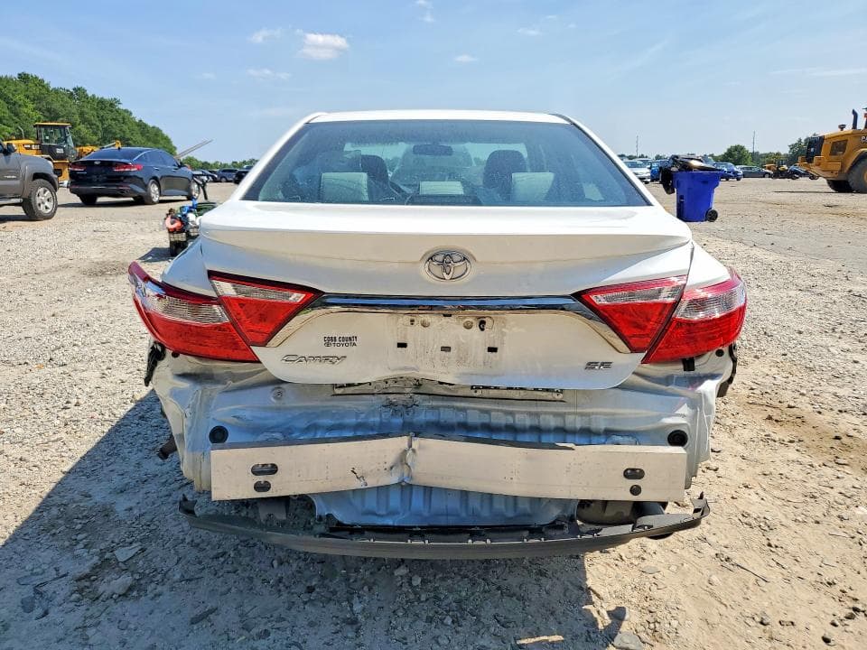 2017 TOYOTA CAMRY SE 6