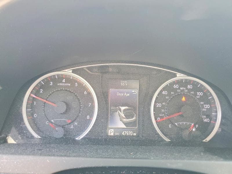 2017 TOYOTA CAMRY SE 9