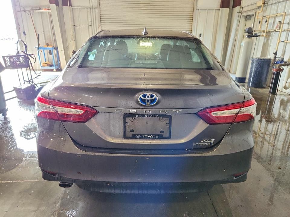 2019 TOYOTA CAMRY HYBRID XLE 6