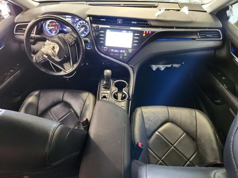 2019 TOYOTA CAMRY HYBRID XLE 8
