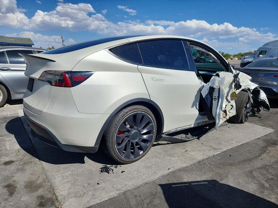 2022 TESLA MODEL Y 4