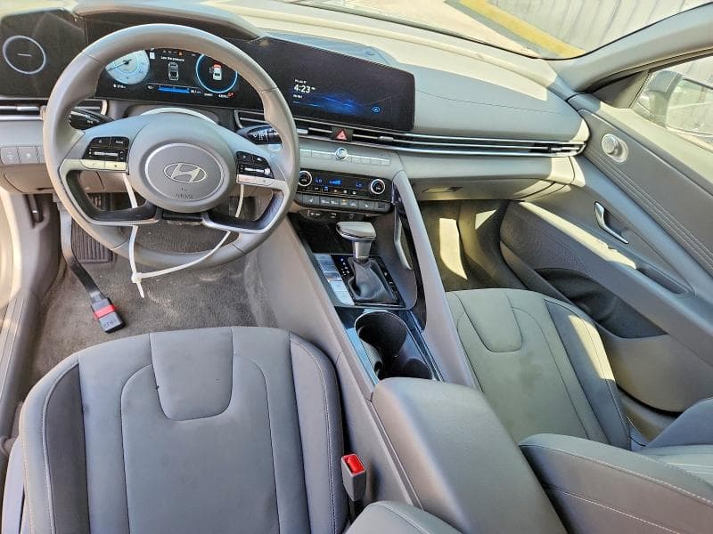 2025 HYUNDAI ELANTRA SEL 8