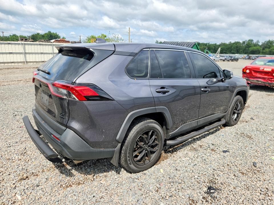 2023 TOYOTA RAV4 LE 3