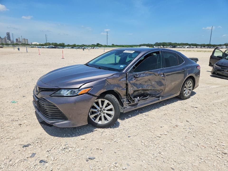 2019 TOYOTA CAMRY LE - 1