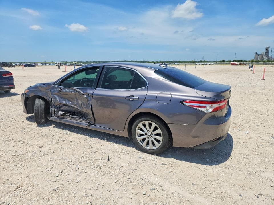 2019 TOYOTA CAMRY LE 2
