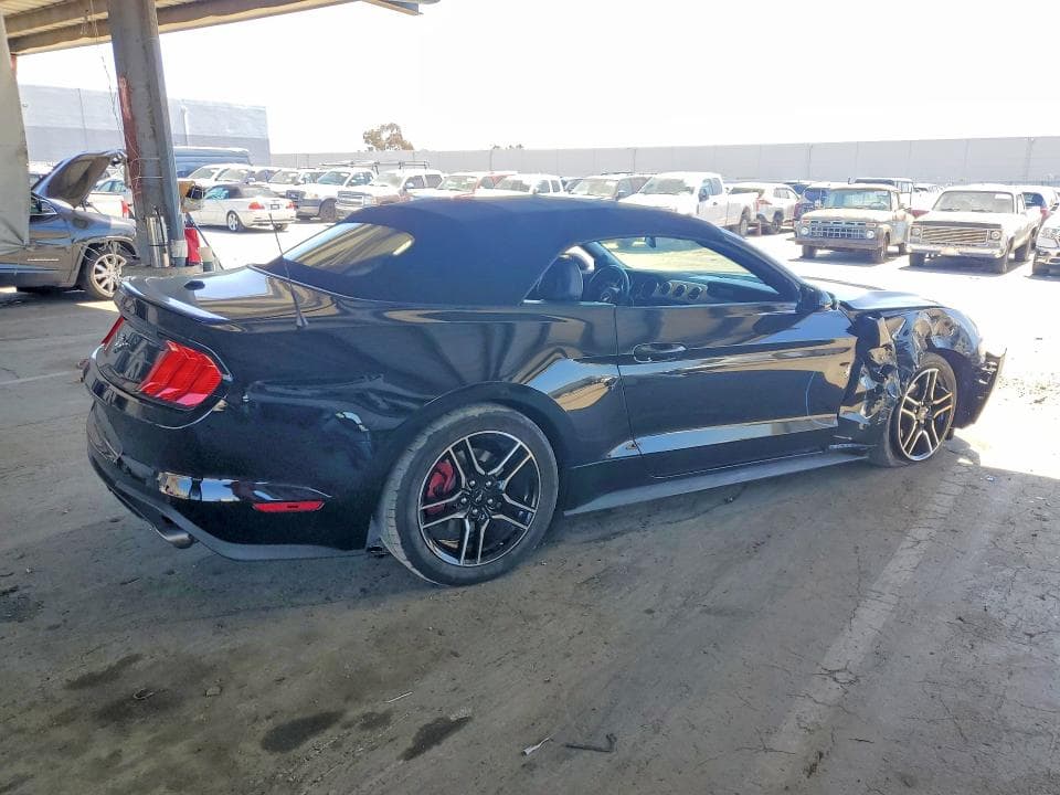 2021 FORD MUSTANG 3