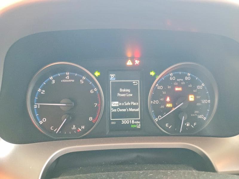 2018 TOYOTA RAV4 XLE 9