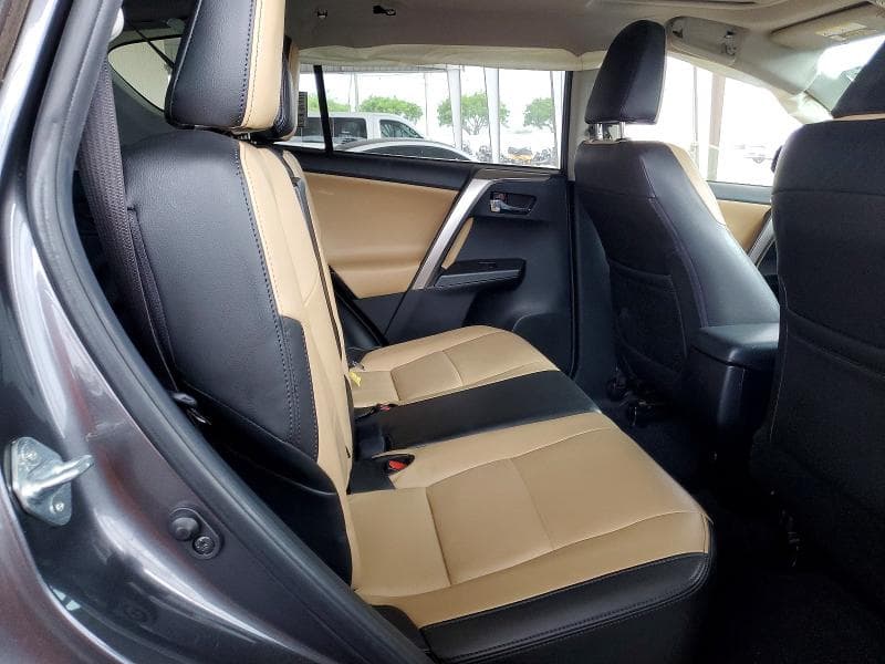 2018 TOYOTA RAV4 XLE 10