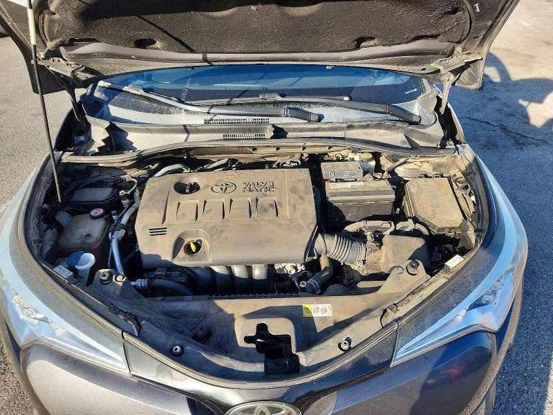 2018 TOYOTA C-HR XLE 11