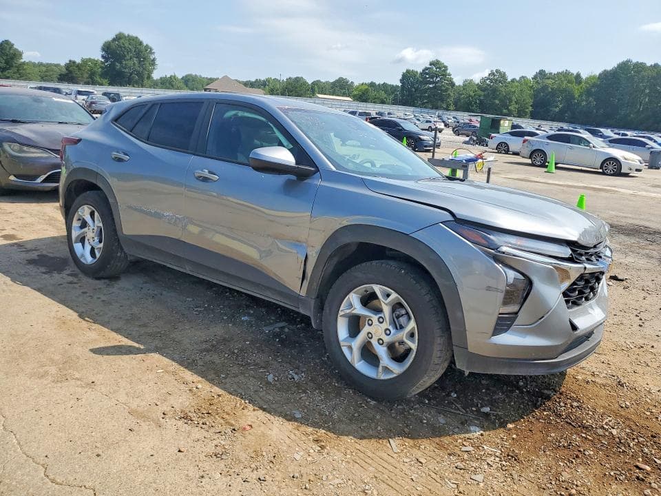 2025 CHEVROLET TRAX LS 4