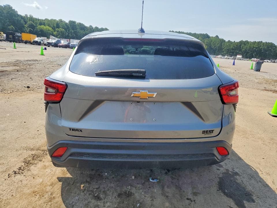2025 CHEVROLET TRAX LS 6