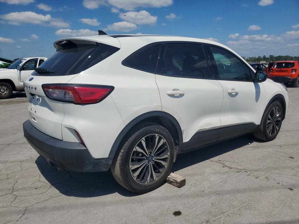 2022 FORD ESCAPE SE 3