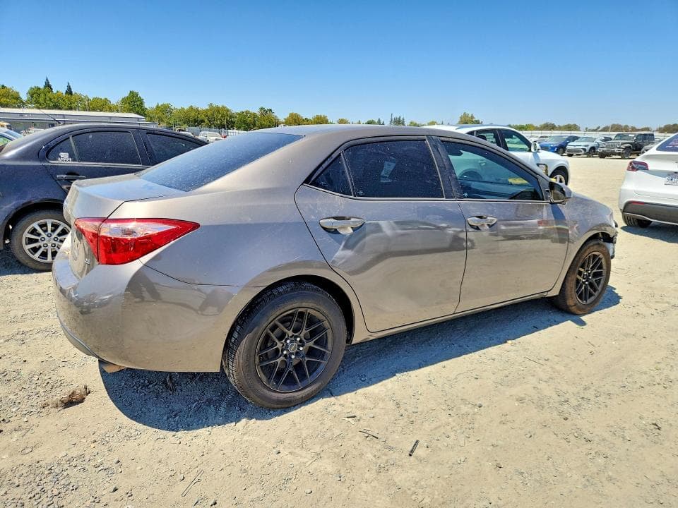 2017 TOYOTA COROLLA 3