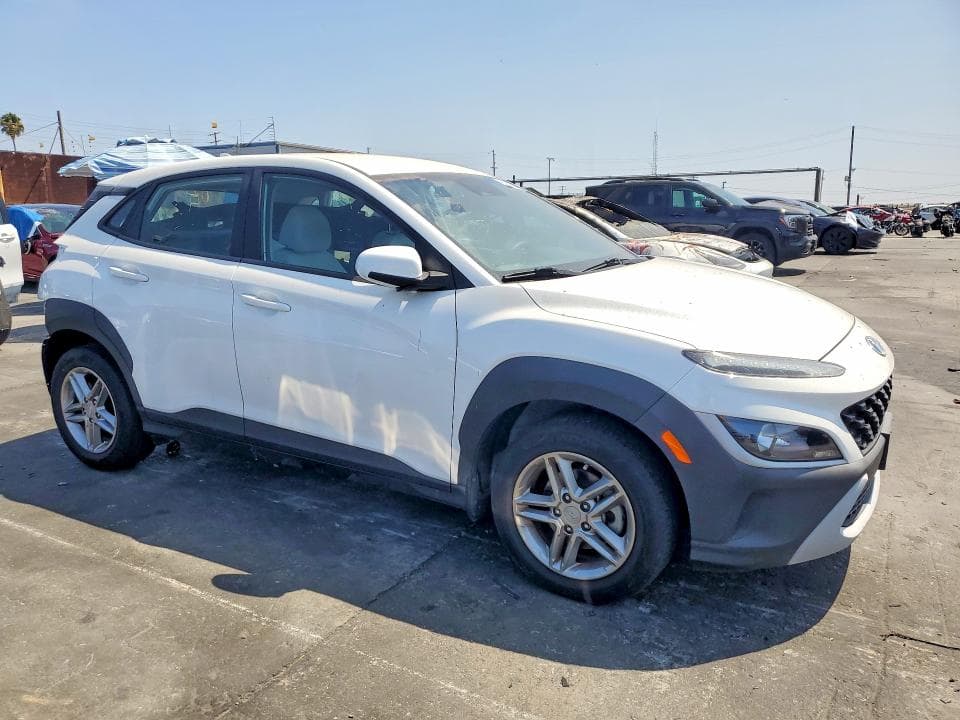 2022 HYUNDAI KONA SE 4