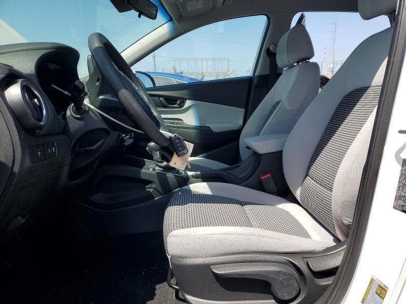 2022 HYUNDAI KONA SE 7