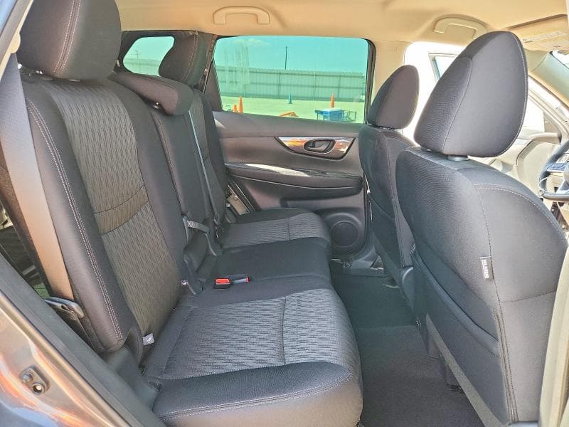 2019 NISSAN ROGUE S 10