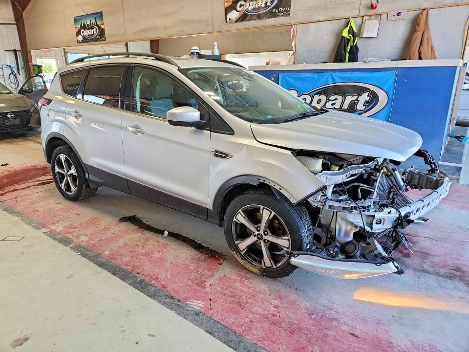 2017 FORD ESCAPE SE 4