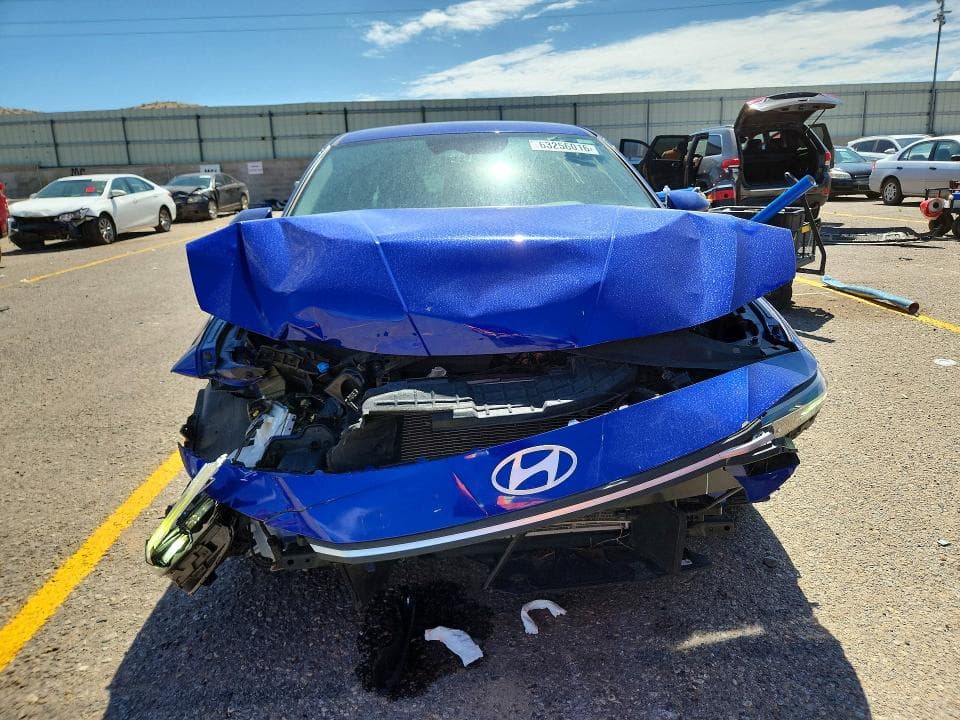 2024 HYUNDAI ELANTRA SE 5
