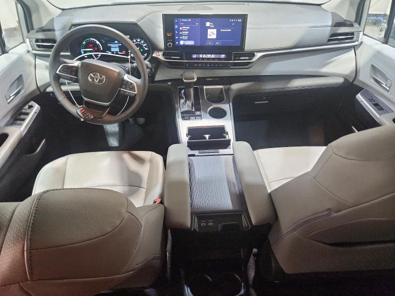 2025 TOYOTA SIENNA XLE 8-PASSENGER 8
