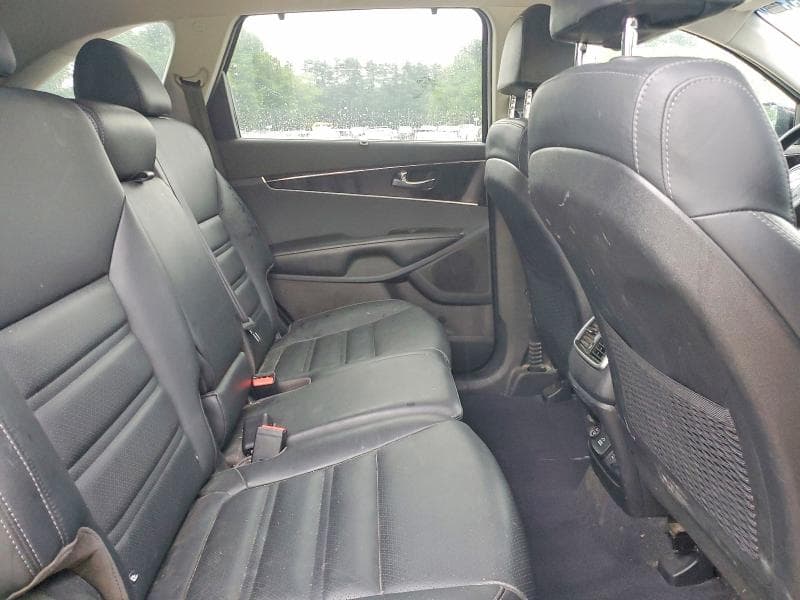 2018 KIA SORENTO EX 11