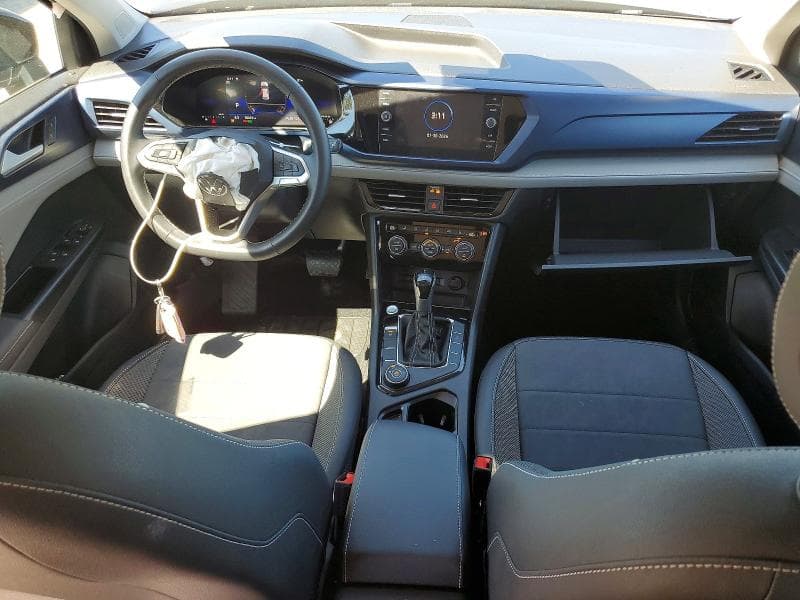 2024 VOLKSWAGEN TAOS SE 8