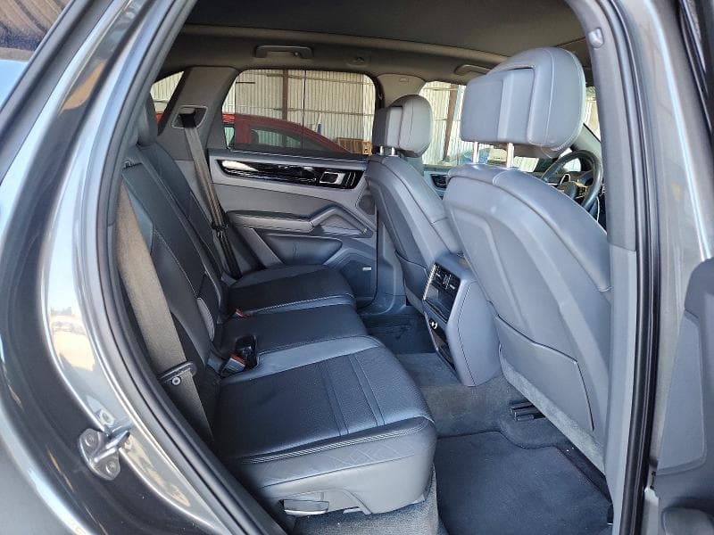 2019 PORSCHE CAYENNE 11