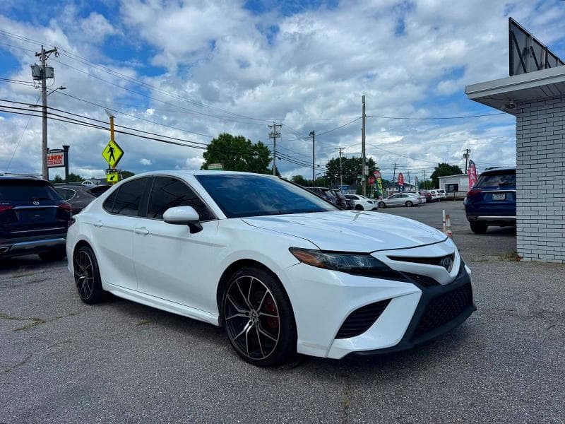 2020 TOYOTA CAMRY SE - 1