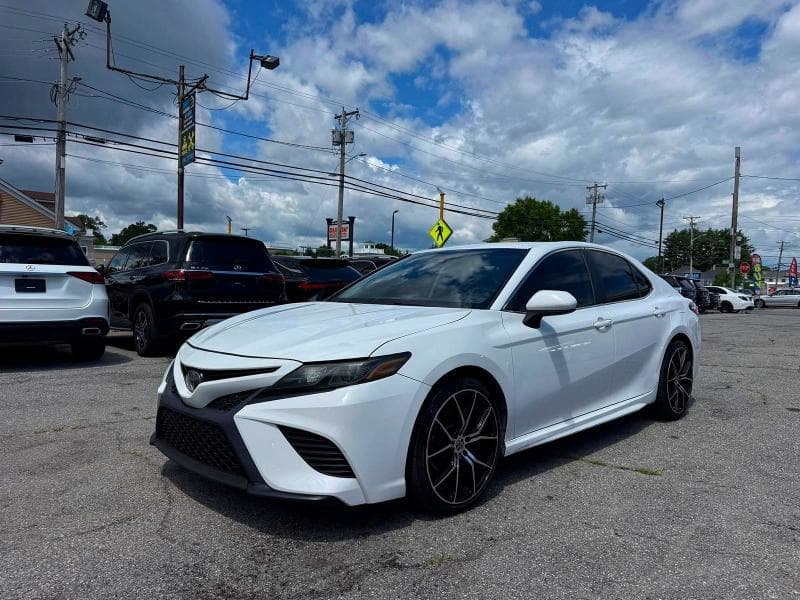 2020 TOYOTA CAMRY SE 2
