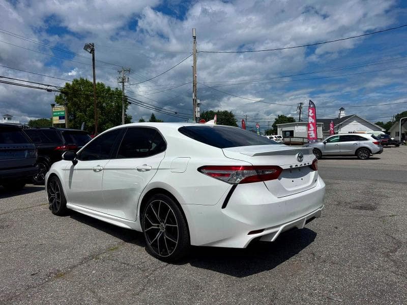 2020 TOYOTA CAMRY SE 3