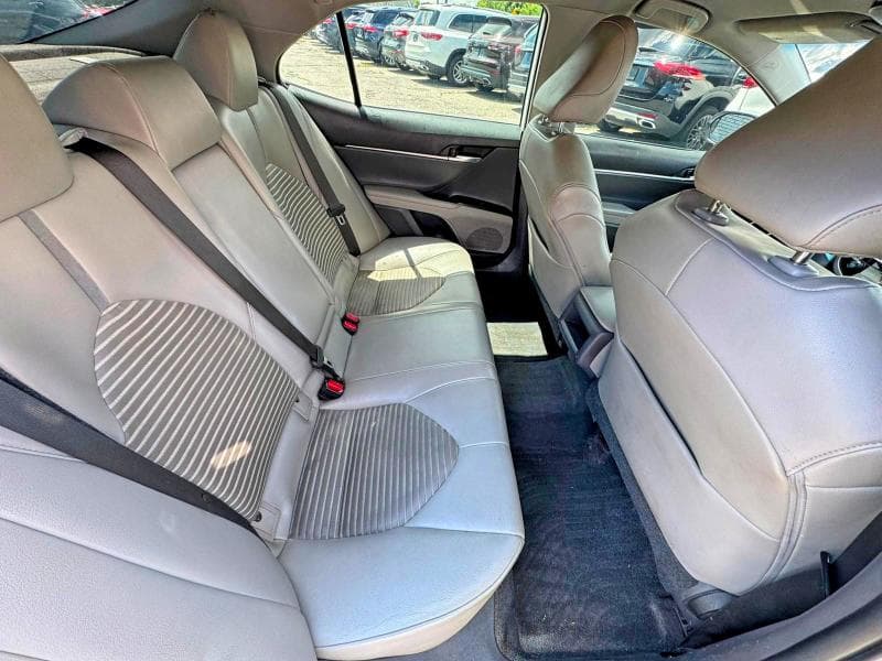 2020 TOYOTA CAMRY SE 6