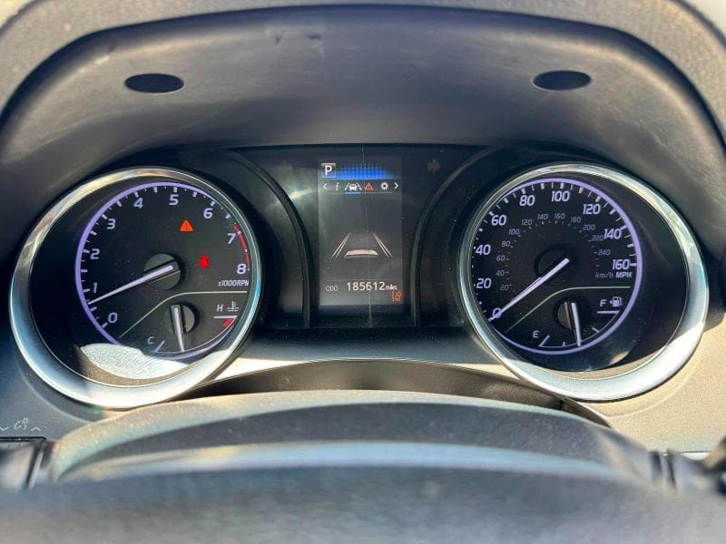 2020 TOYOTA CAMRY SE 8