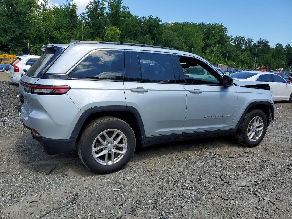 2024 JEEP GRAND CHEROKEE LAREDO 3