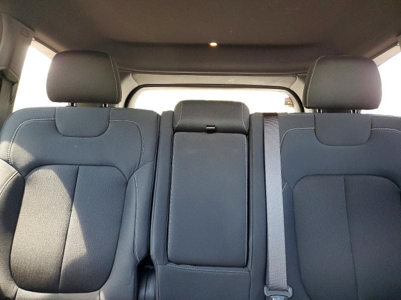 2024 JEEP GRAND CHEROKEE LAREDO 10
