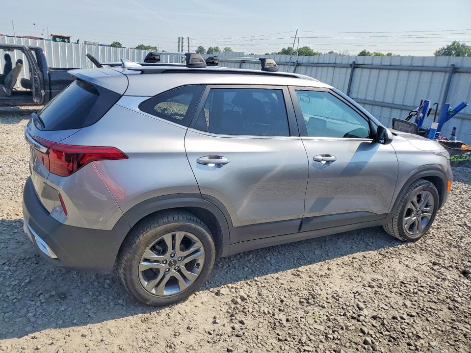 2022 KIA SELTOS S 3