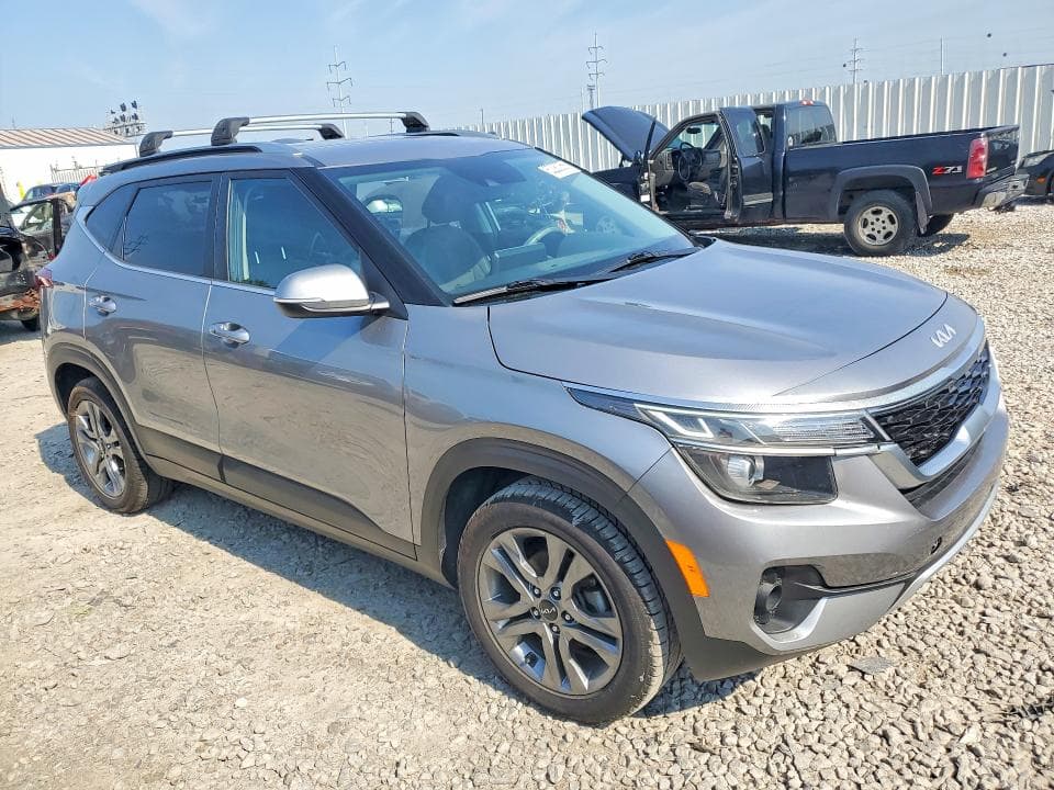 2022 KIA SELTOS S 4