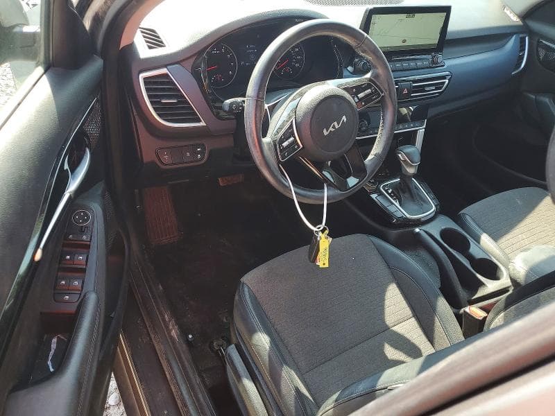 2022 KIA SELTOS S 8