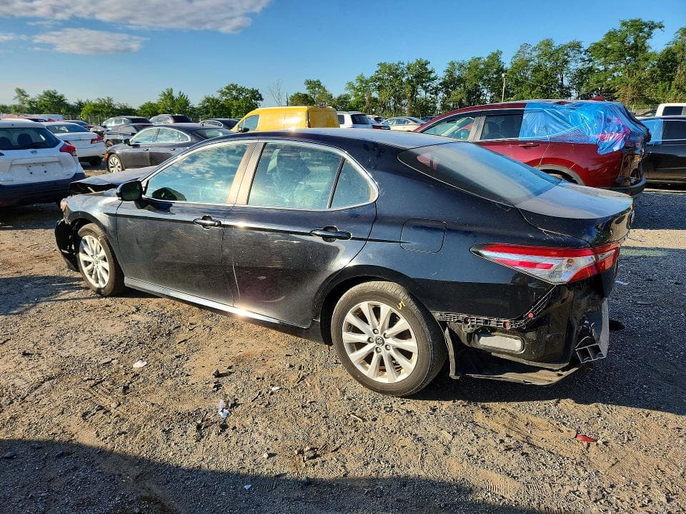 2018 TOYOTA CAMRY LE 2