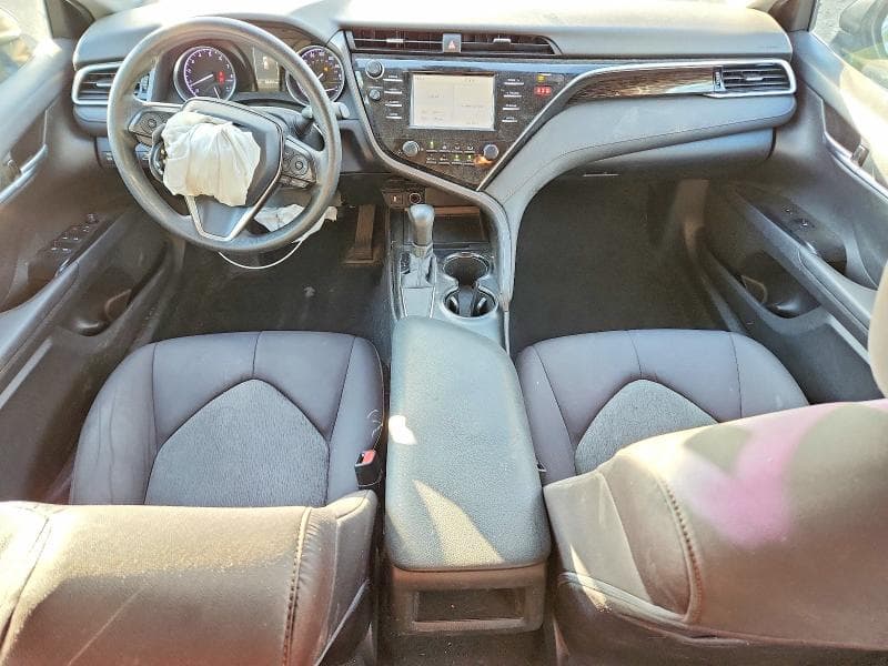 2018 TOYOTA CAMRY LE 8