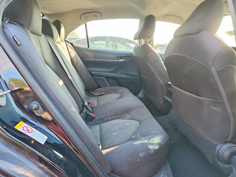 2018 TOYOTA CAMRY LE 10