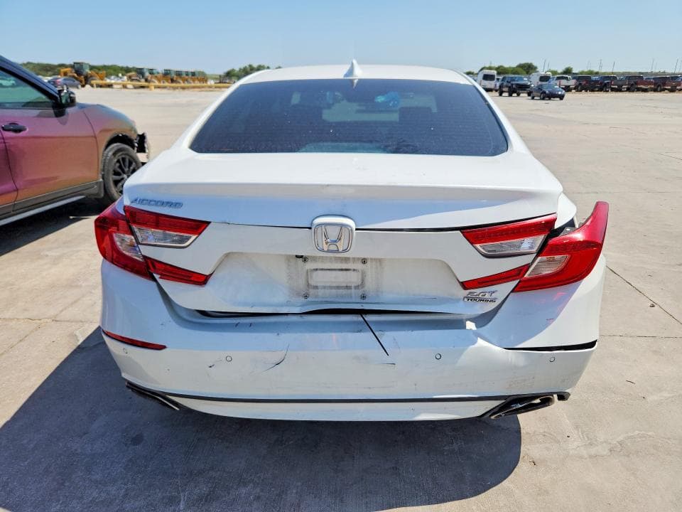 2018 HONDA ACCORD TOURING 6